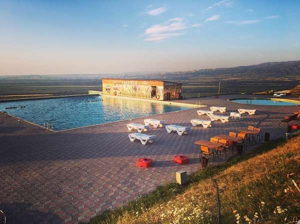 Юбка киген үлкен есектер Колготкидегі бөксенің фотосы