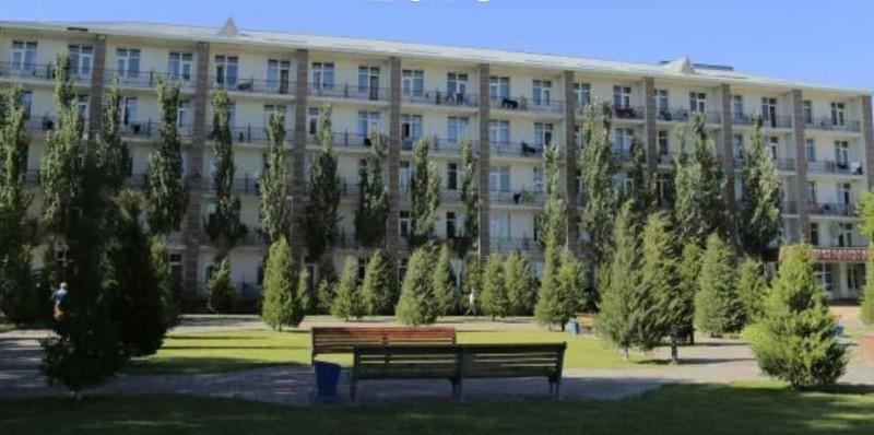 Бурят әйелге көшуге көмек көрсетілді (порно)