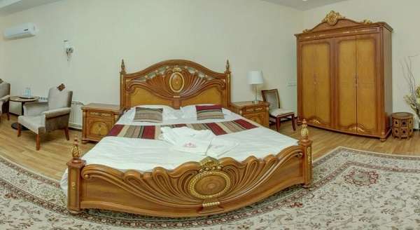 Aynaline hotel