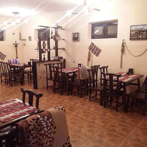 Кафе Джавахк тандырный дворик