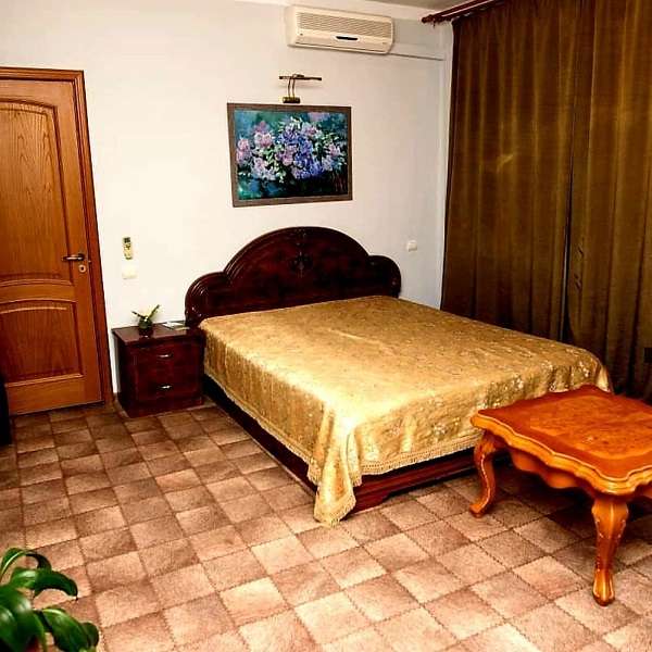Коттеджи, террасы, беседки, бассейн Royal Resort