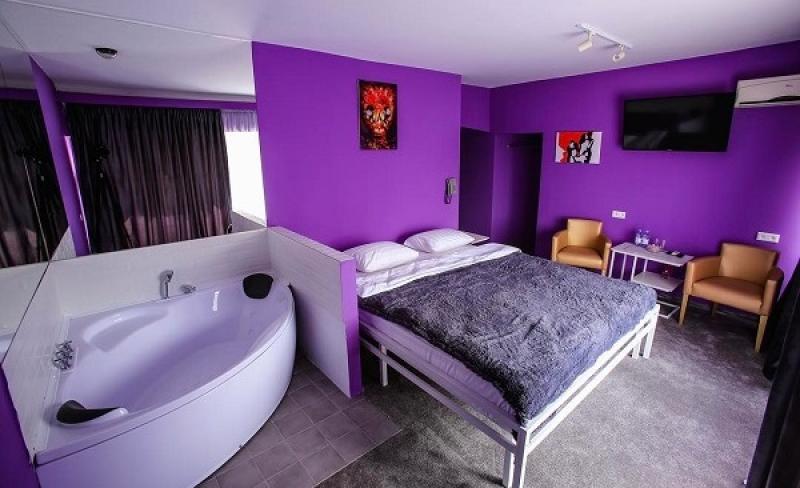 4 rooms ru. 4rooms горный. The Room 4. Violet Hotel 4.